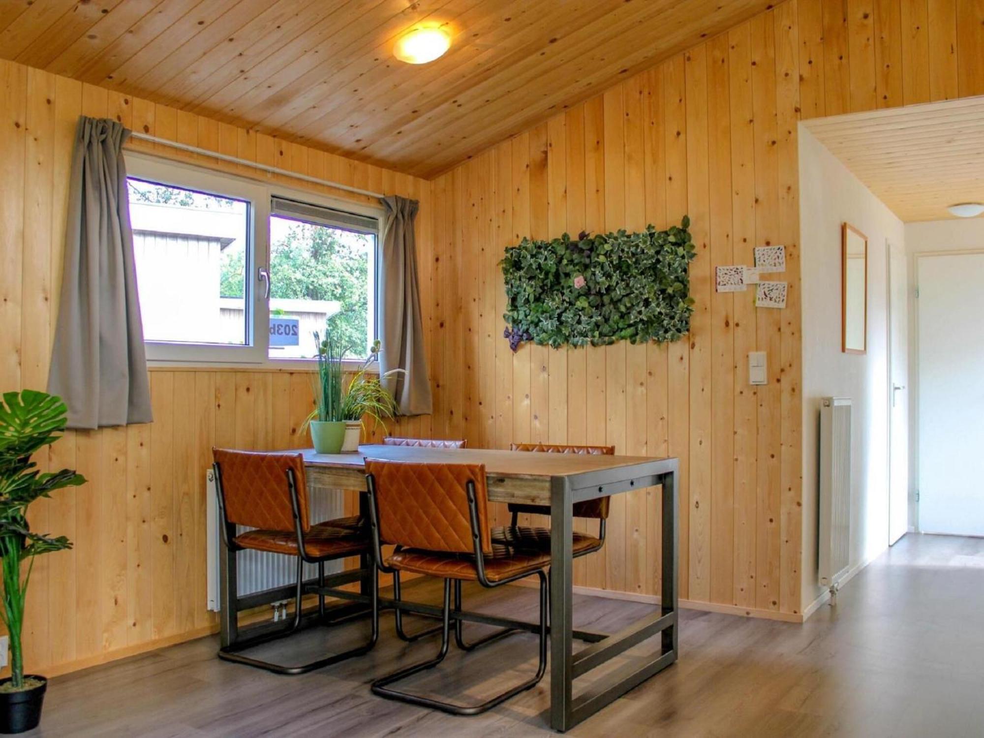 Comfortable Chalet With Combination Microwave Near The Veluwe Hoenderloo Buitenkant foto