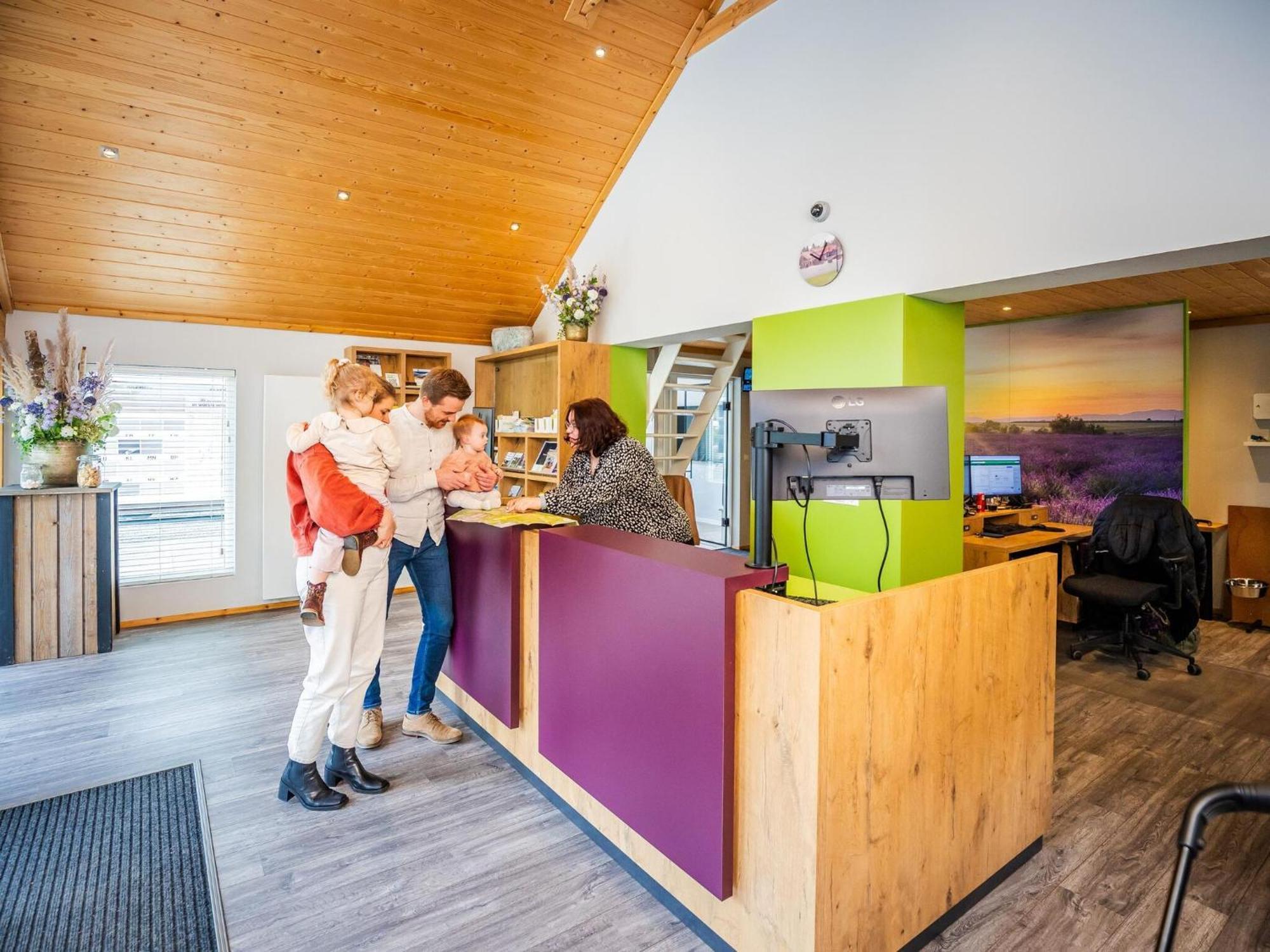 Comfortable Chalet With Combination Microwave Near The Veluwe Hoenderloo Buitenkant foto